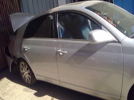 2005 TOYOTA AVALON, SILVER, LIMITED MODEL, 3.5L, AT.  Z26506